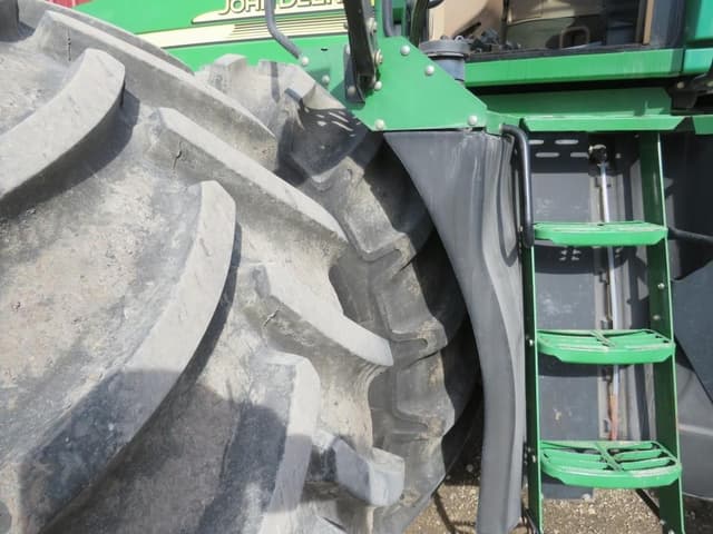 Image of John Deere 9520 equipment image 3