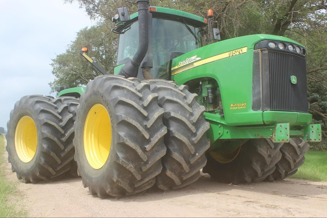 Image of John Deere 9520 Primary image