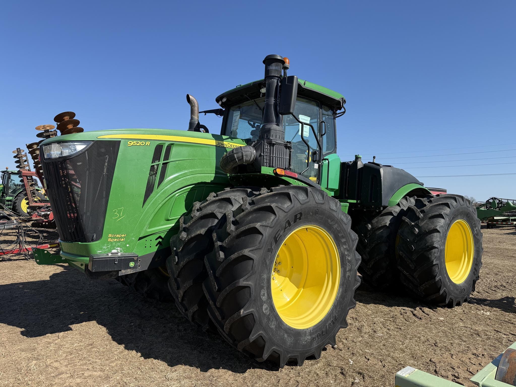 John Deere 9520R Equipment Image0