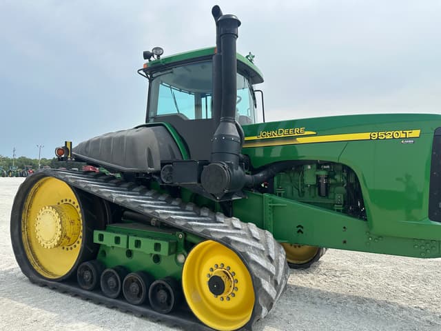 Image of John Deere 9520T equipment image 4