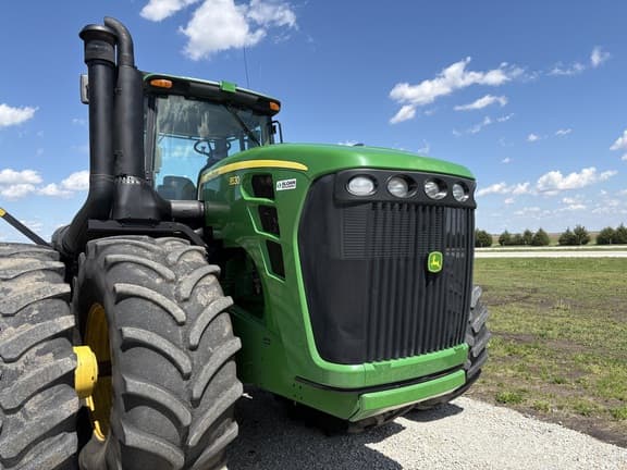 Image of John Deere 9530 equipment image 1
