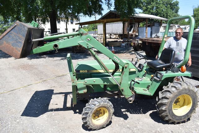 Image of John Deere 955 equipment image 1