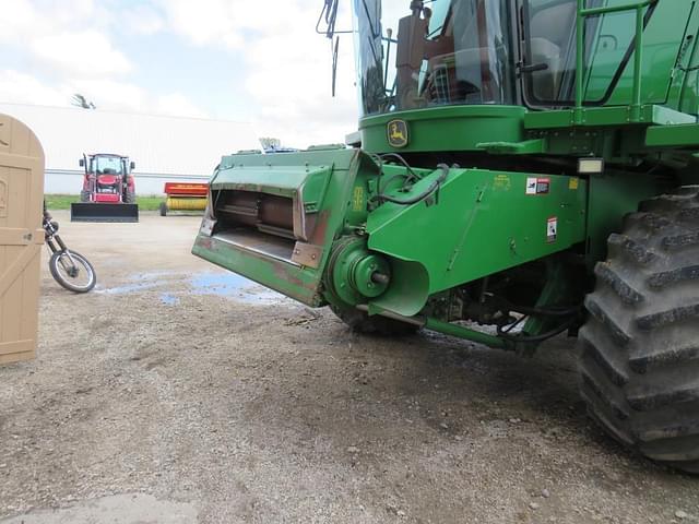 Image of John Deere 9550 equipment image 1