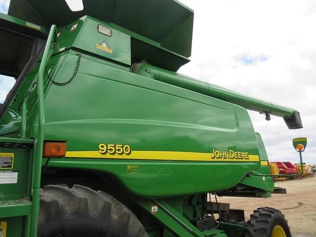 Image of John Deere 9550 equipment image 3