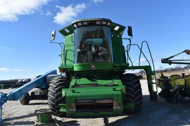 Image of John Deere 9550 equipment image 1