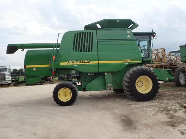 Image of John Deere 9550 equipment image 1