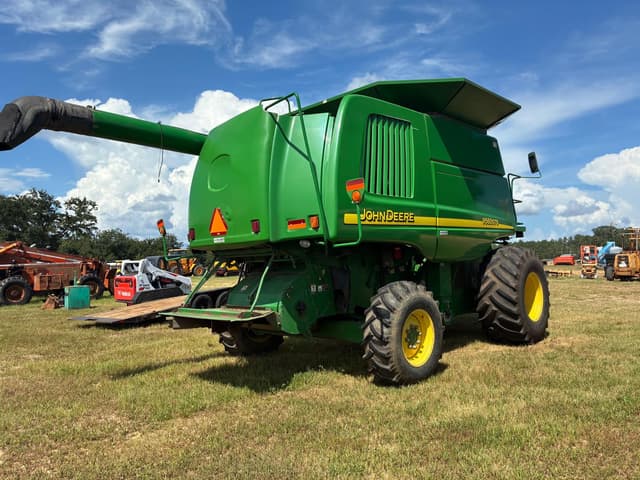 Image of John Deere 9560 equipment image 2