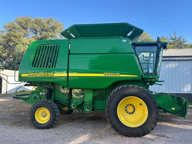 Image of John Deere 9560 STS equipment image 4