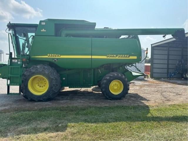 Image of John Deere 9560 STS equipment image 2