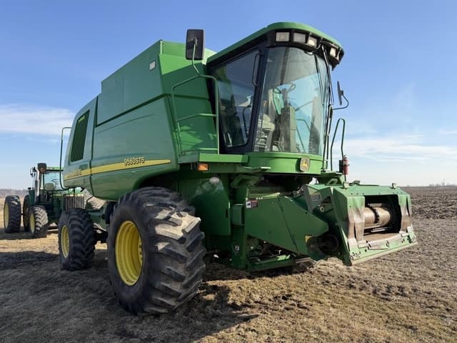 Image of John Deere 9560 STS equipment image 1