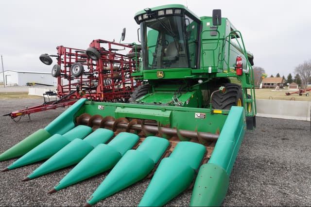 Image of John Deere 9560 STS equipment image 2