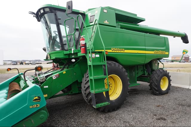 Image of John Deere 9560 STS equipment image 3