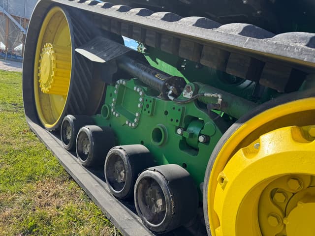 Image of John Deere 9560RT equipment image 4