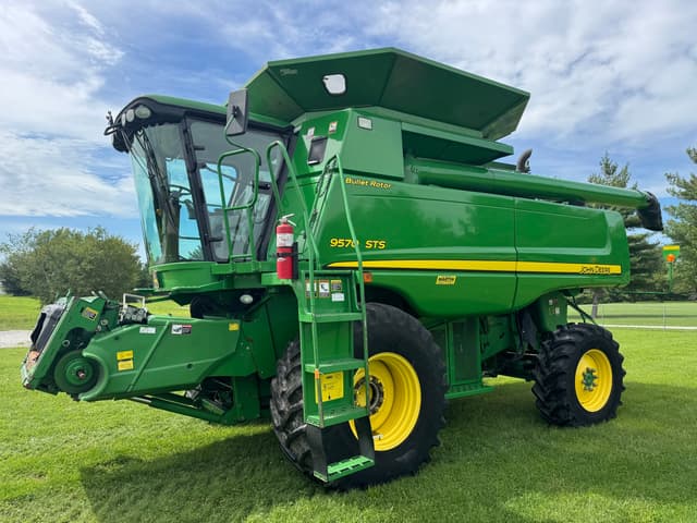 Image of John Deere 9570 STS equipment image 1
