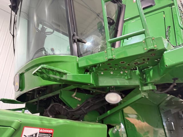 Image of John Deere 9570 STS equipment image 4