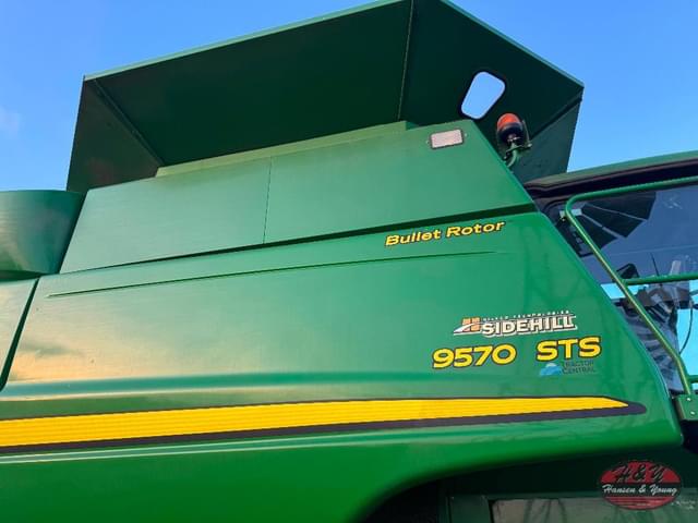 Image of John Deere 9570 STS equipment image 3