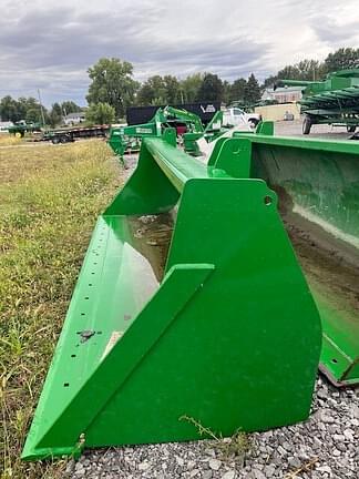 Image of John Deere Bucket equipment image 1