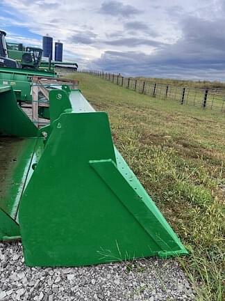 Image of John Deere Bucket equipment image 2