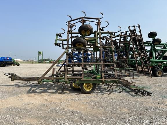 Image of John Deere 960 equipment image 1