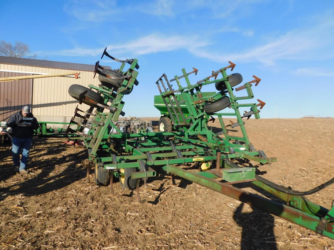 Image of John Deere 960 Image 0