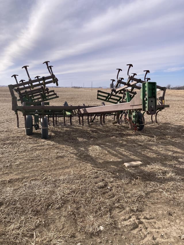 Image of John Deere 960 equipment image 1