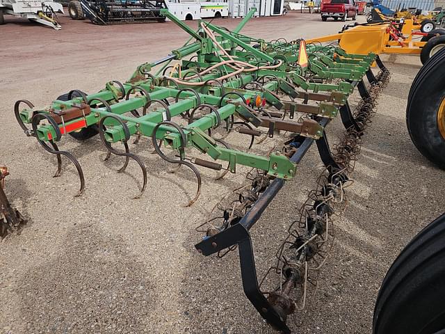 Image of John Deere 960 equipment image 1