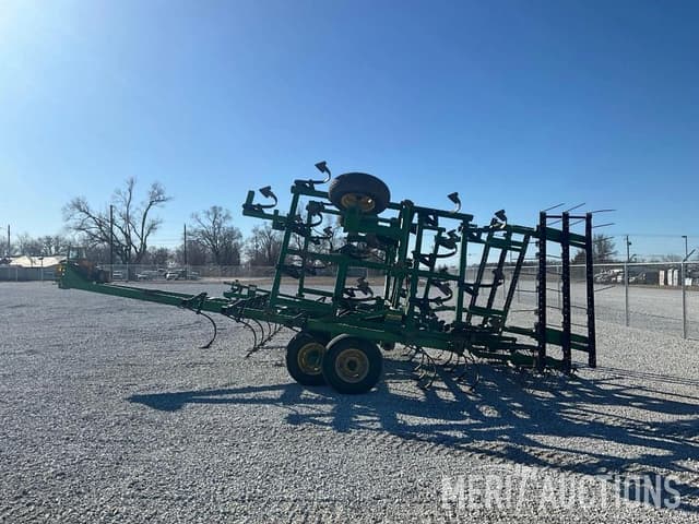 Image of John Deere 960 equipment image 1