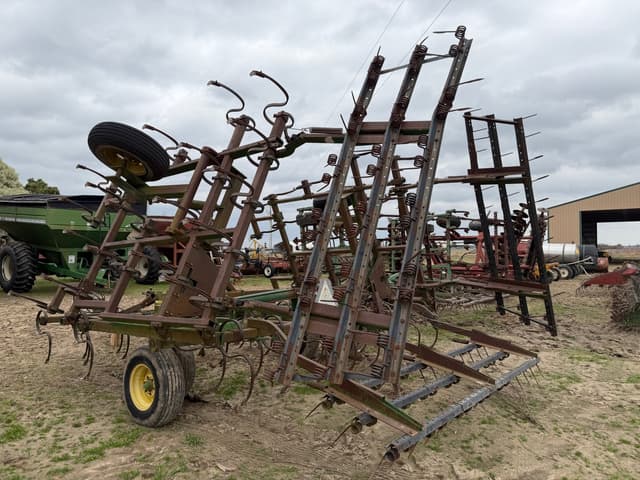 Image of John Deere 960 equipment image 3