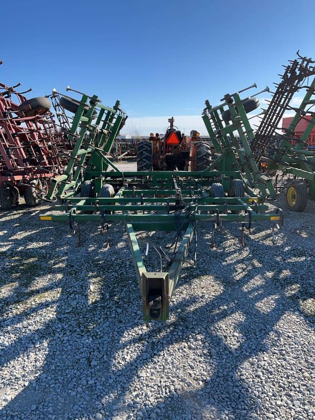 Image of John Deere 960 equipment image 1