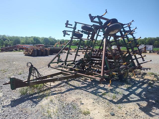 Image of John Deere 960 equipment image 1