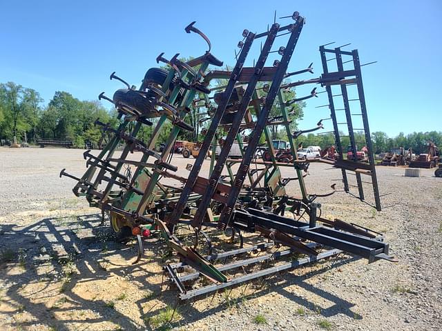 Image of John Deere 960 equipment image 2