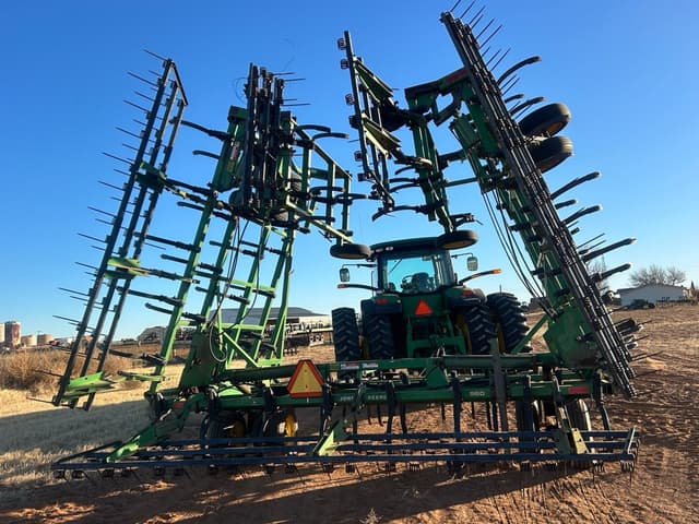 Image of John Deere 960 equipment image 3