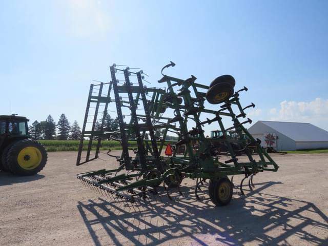 Image of John Deere 960 equipment image 2