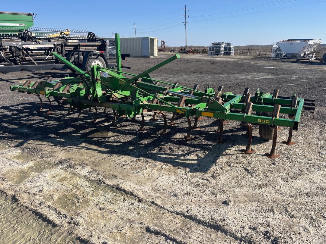 Image of John Deere 960 Primary image