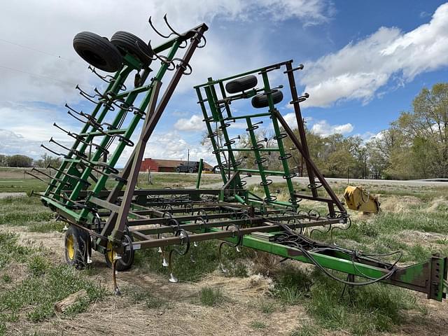 Image of John Deere 960 equipment image 2