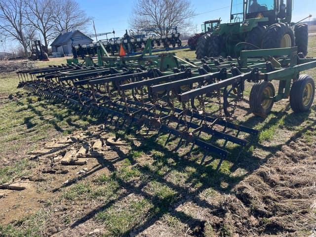 Image of John Deere 960 equipment image 3