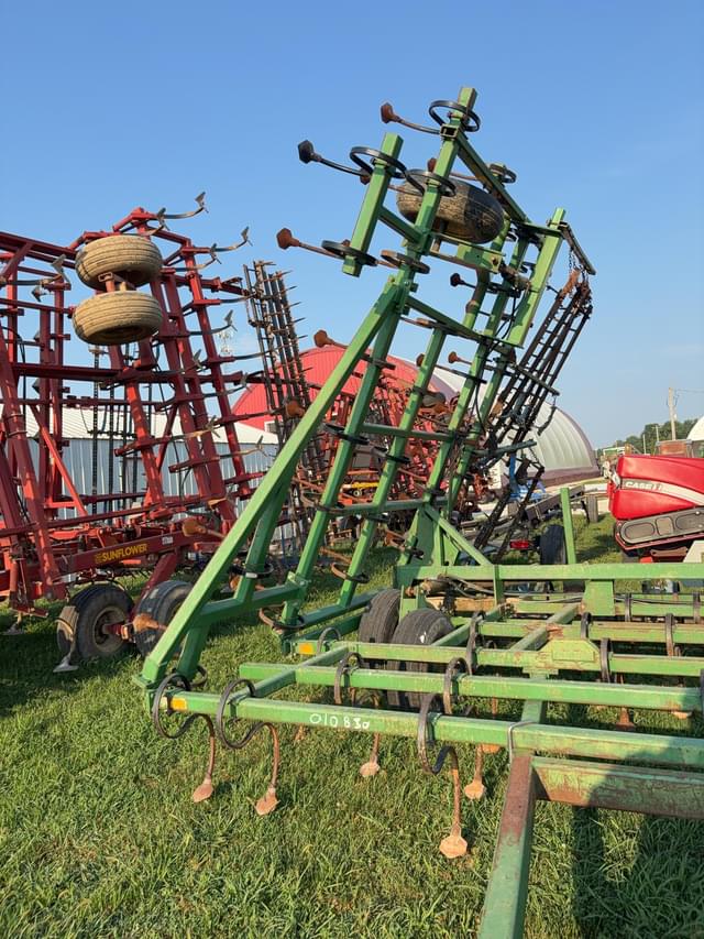 Image of John Deere 960 equipment image 1