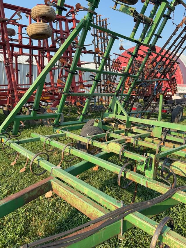 Image of John Deere 960 equipment image 3