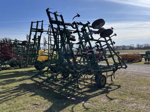 Image of John Deere 960 equipment image 3