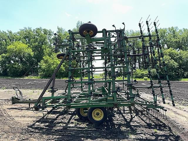 Image of John Deere 960 equipment image 1
