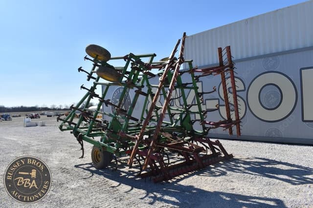 Image of John Deere 960 equipment image 2