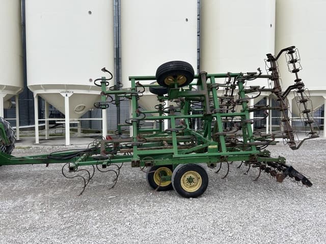 Image of John Deere 960 equipment image 2