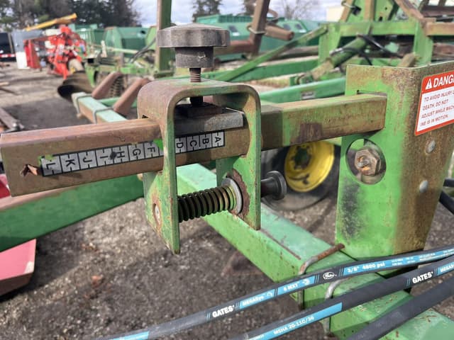 Image of John Deere 960 equipment image 3