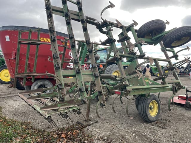 Image of John Deere 960 equipment image 2