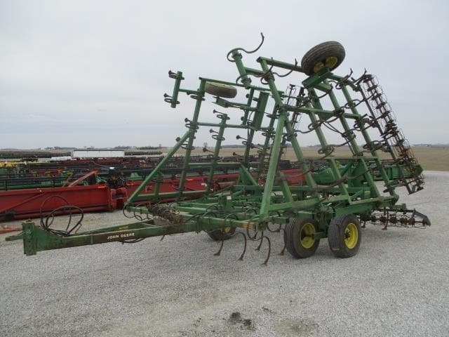 Image of John Deere 960 equipment image 1