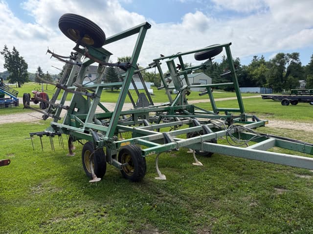 Image of John Deere 960 equipment image 3