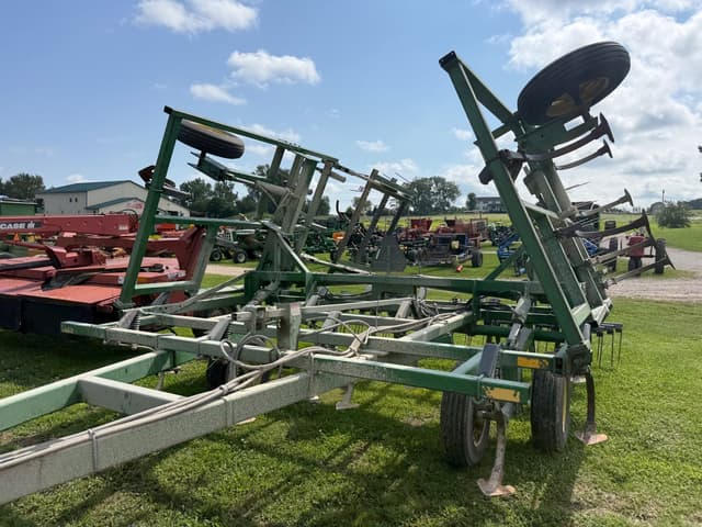 Image of John Deere 960 equipment image 1