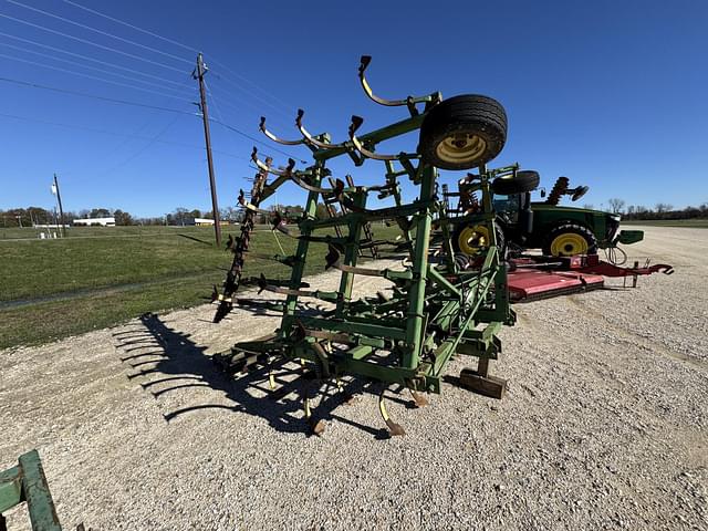 Image of John Deere 960 equipment image 3