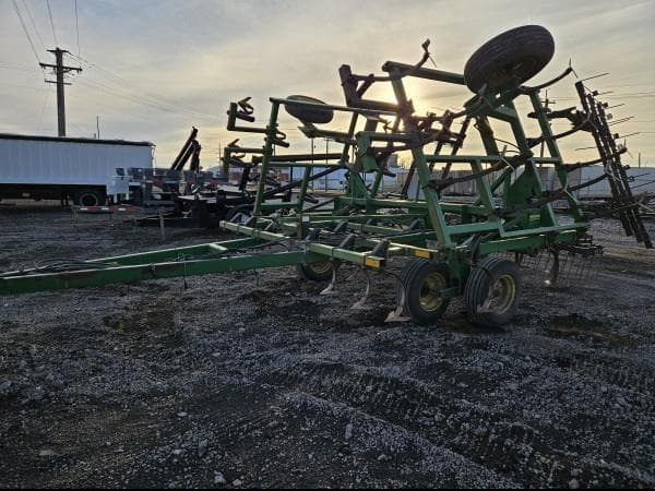 Image of John Deere 960 equipment image 2