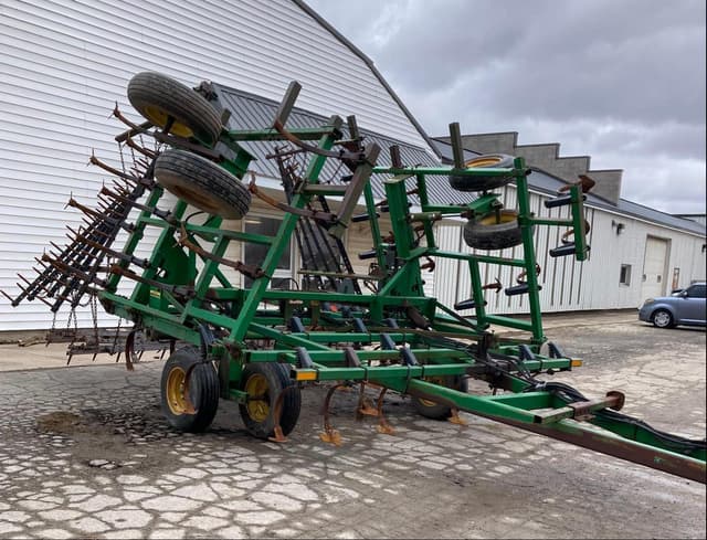 Image of John Deere 960 equipment image 1